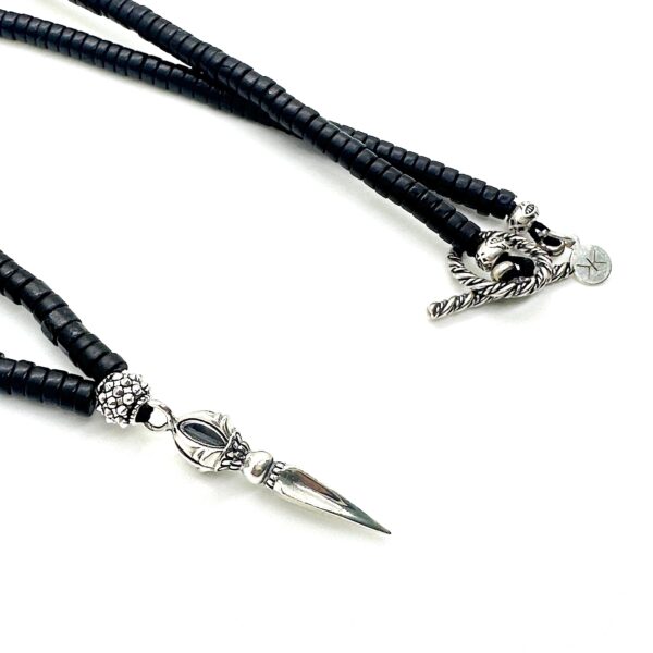 SMALL DAGGER SPIKES HEISHI BEADS NECKLACE